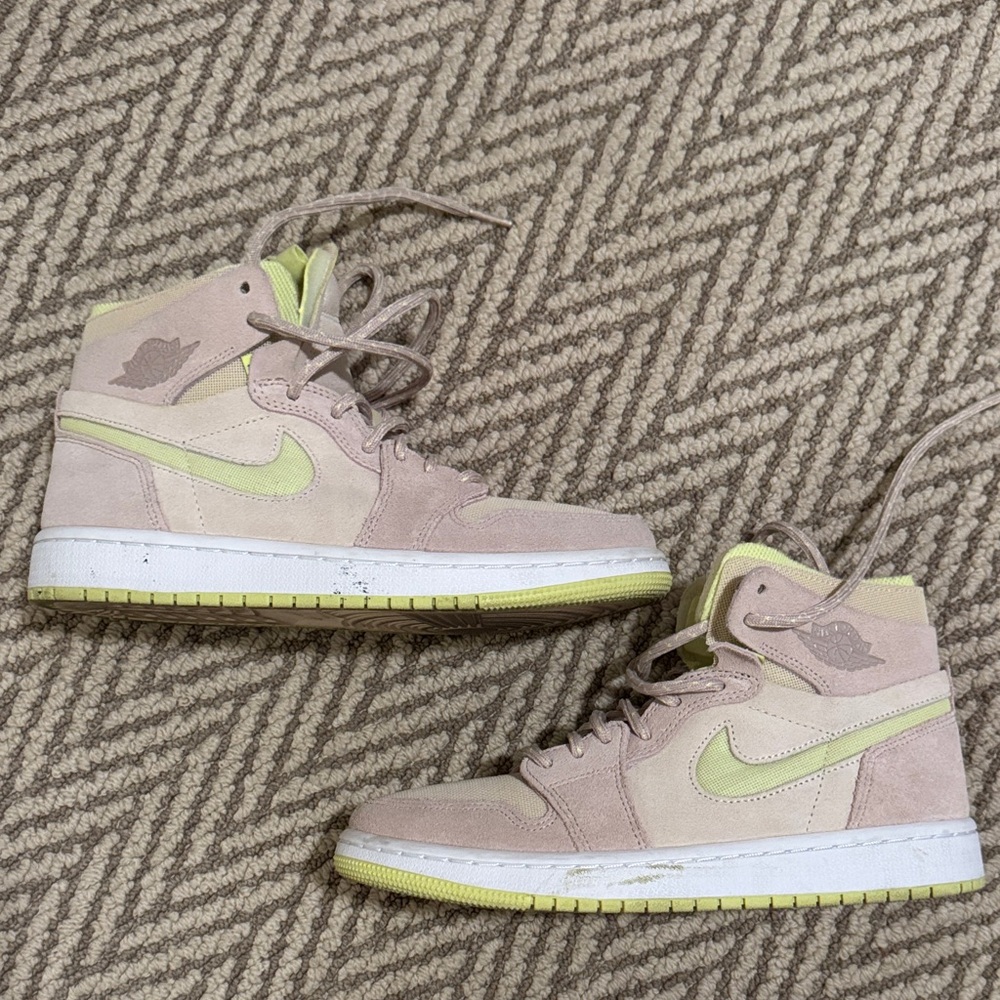 Woman’s Air Jordan’s zoom 1s